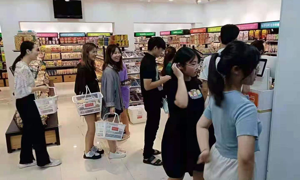 明年，零食店市场还好做吗？榴莲视频在线观看下载来解答(图2)